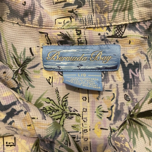 Bermuda Bay button up shirt, size L, good condition, smoke free home - Picture 3 of 4